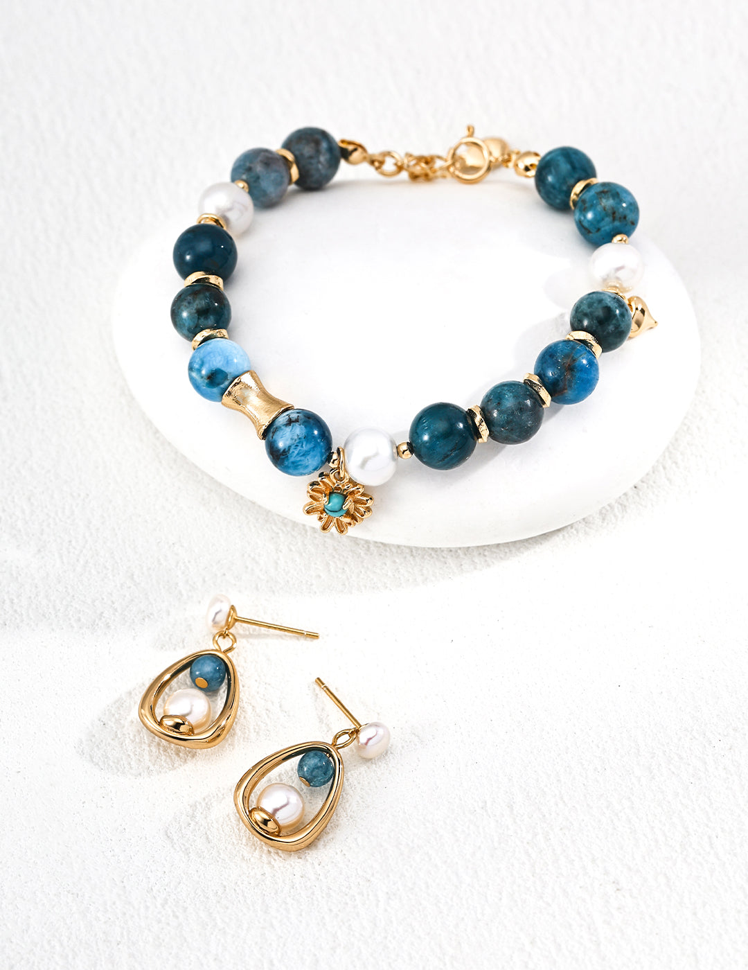 Minimalist Lantern-Inspired Pearl Earrings